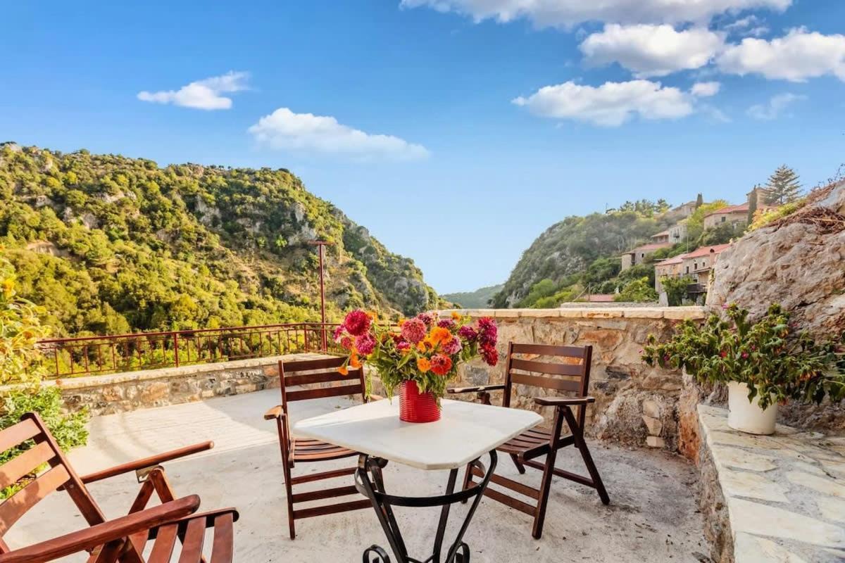 Stemnitsa Stone Residence - Cosy Mountain Escape Екстер'єр фото